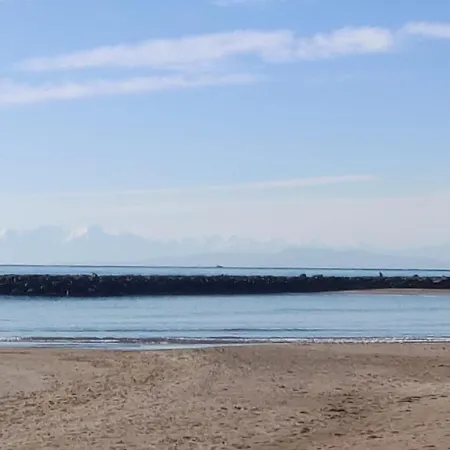 Apartment Climatise A 100m De La *